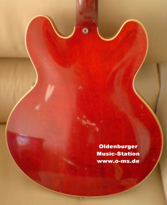 Gibson ES-335 Cherry 1966-3.jpg